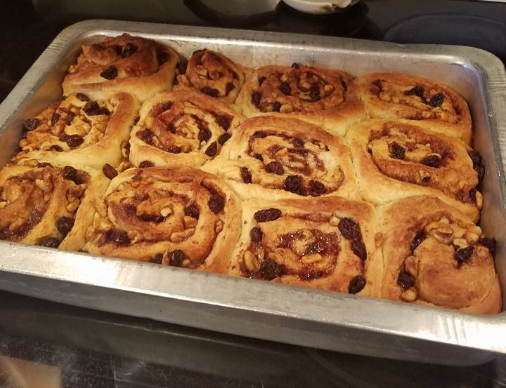 cinnamon buns baked uniced (2)