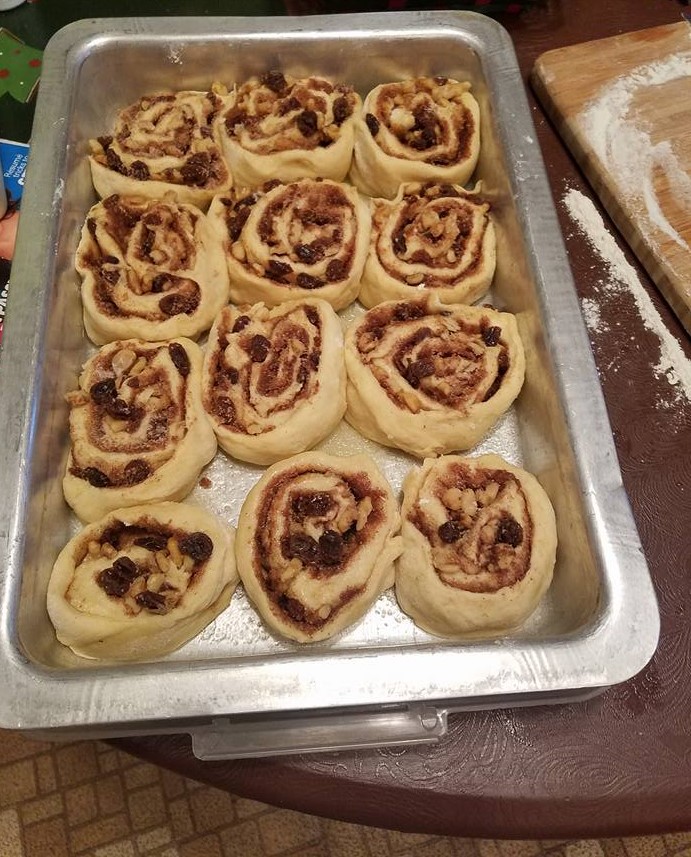 cinnamon buns raw (2)